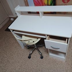 Kids  Teens Chair And Desk Set