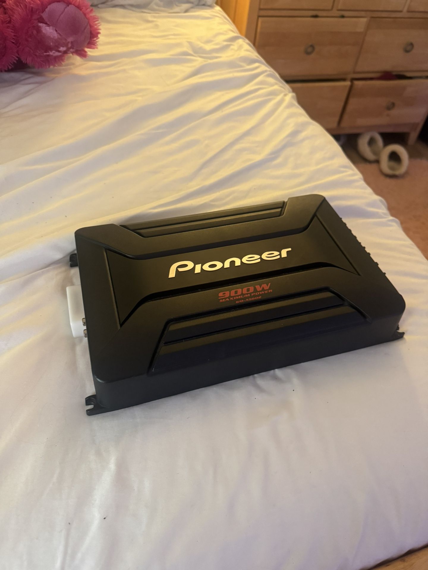 Pioneer 900 Watt Amplifier