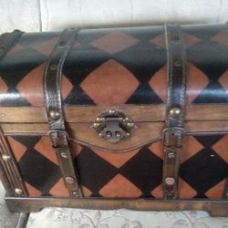 Vintage Wooden  Magic Box / Memory Box / Treasure Chest