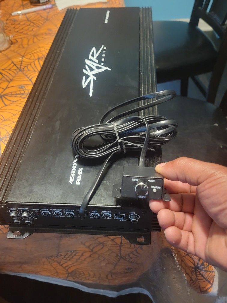 Skar Audio Amp  $300  Cash $300