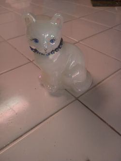 Fenton White Iridescent Birthstone Cat March Aquamarine Signed Blue Eyes