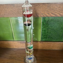 NEW Glass Galileo Thermometer with 5 Multi Colored Balls from 64ºF to 80ºF 11 inch Galileo Indoor Thermometer  PU in Kennewick near Canyon Lakes Gilf 