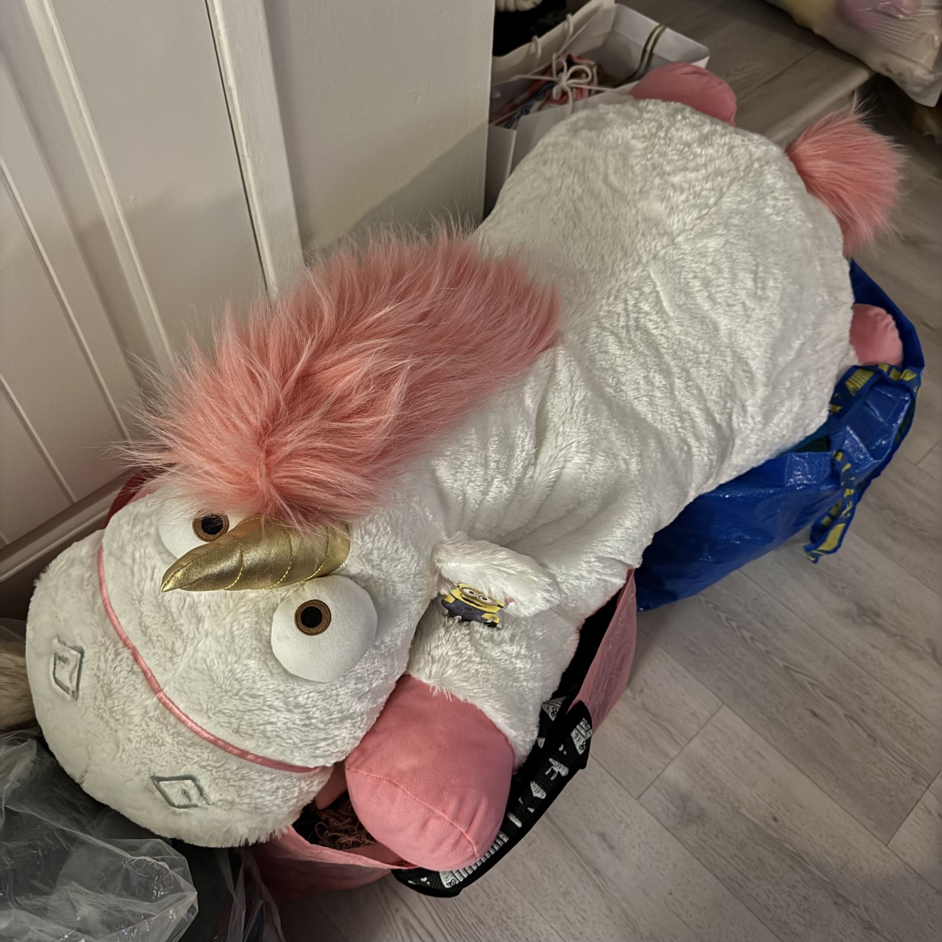 Giant Unicorn