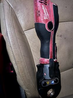 Milwaukee Cordless Press Tool