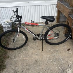 🚲 Roadmaster Mt. Fury 26” Mountain Bike – Red & Silver, Great Ride! 🚲
