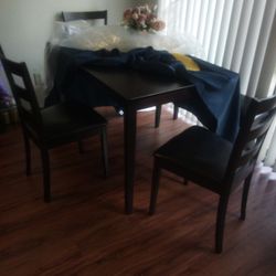Dinning Room Table 