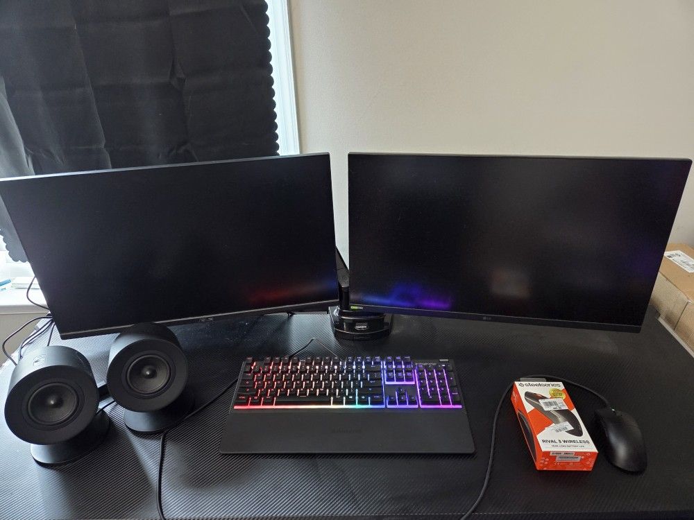 Dual Monitor Setup with Speakers, K&M included