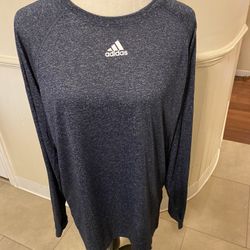 NWT Woman’s Adidas Climalite Navy Long Sleeve Top Size Small 