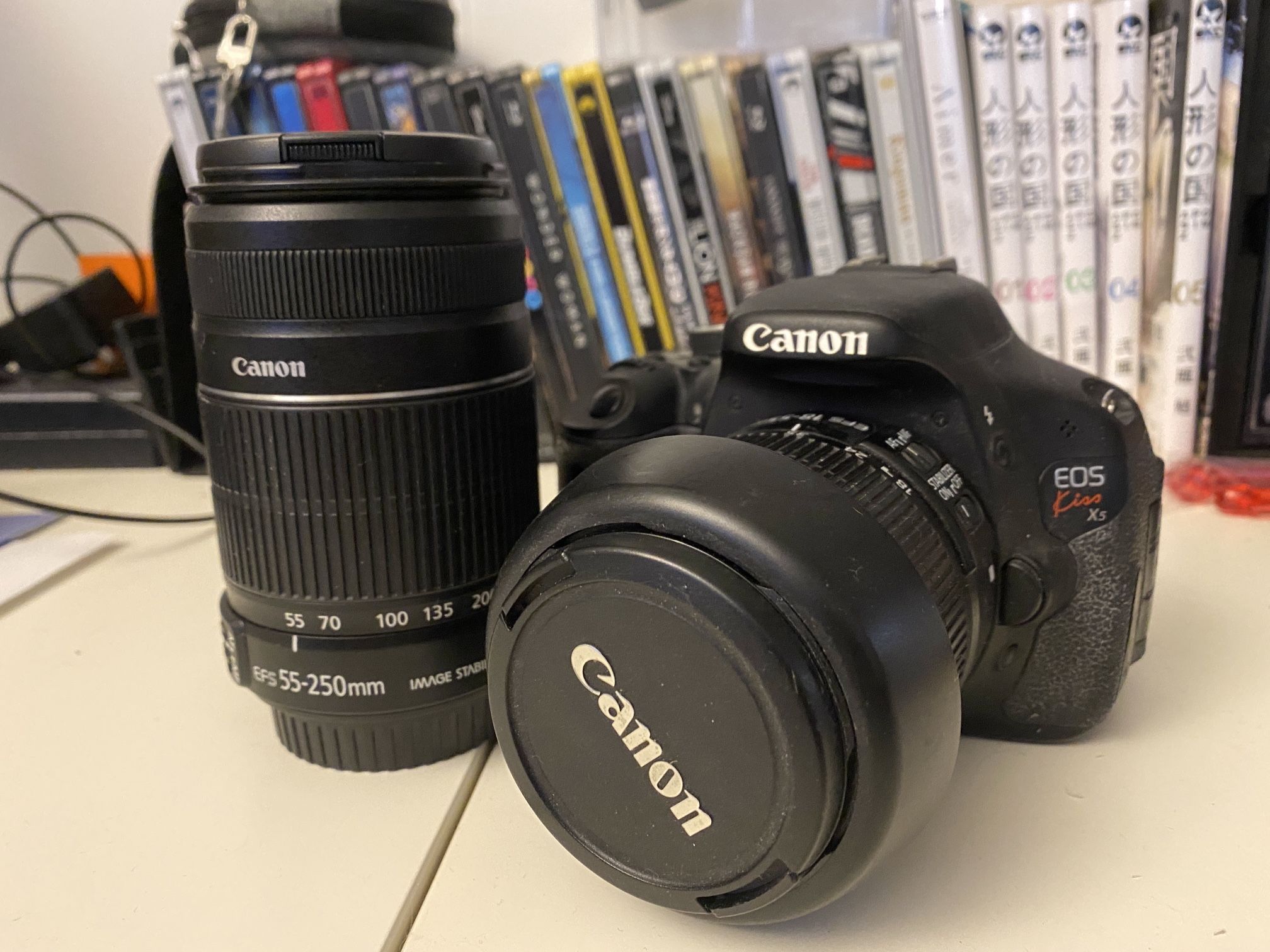 Canon EOS kiss X5 with 18 55/55 250 Lens