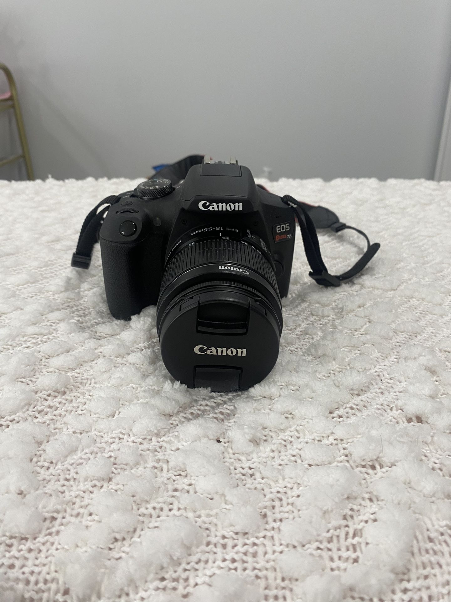 Canon EOS Rebel T7