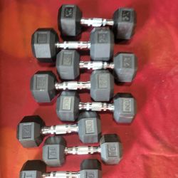 SET OF 10s  15s. 20s. 25s RUBBER COATED HEXHEAD DUMBBELLS TOTAL 140LBs 
11525 S HALSTED DUNKIN DONUTS/7111.S WESTERN WALGREENS 
140$  CASH ONLY AS IS 