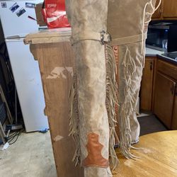 Woman’s moccasin boots vintage