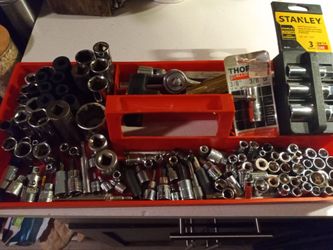 Over 150 piece ratchet set w 2 ratchets
