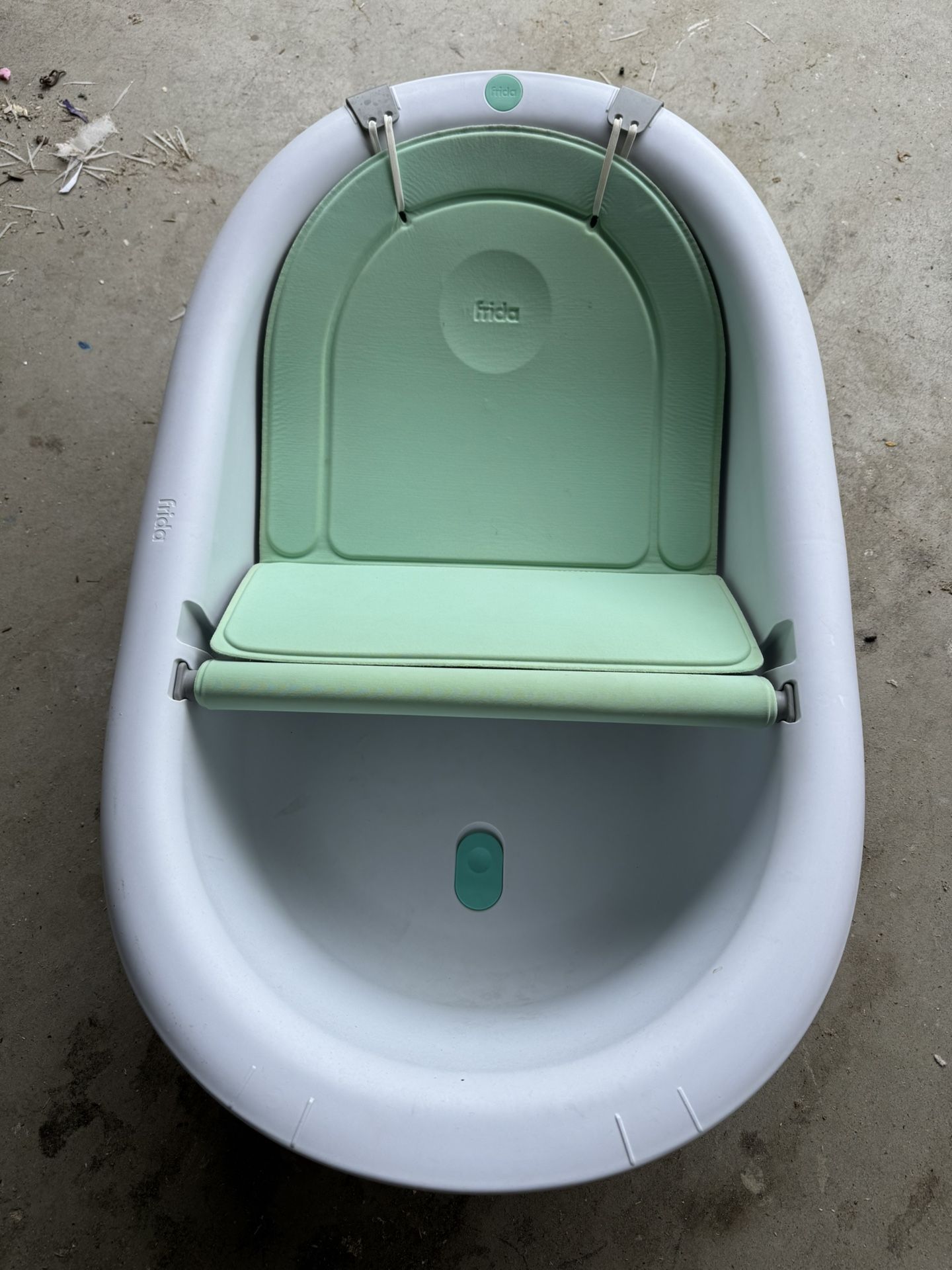 Frida Infant Bathtub