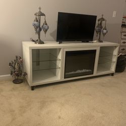 Entertainment center
