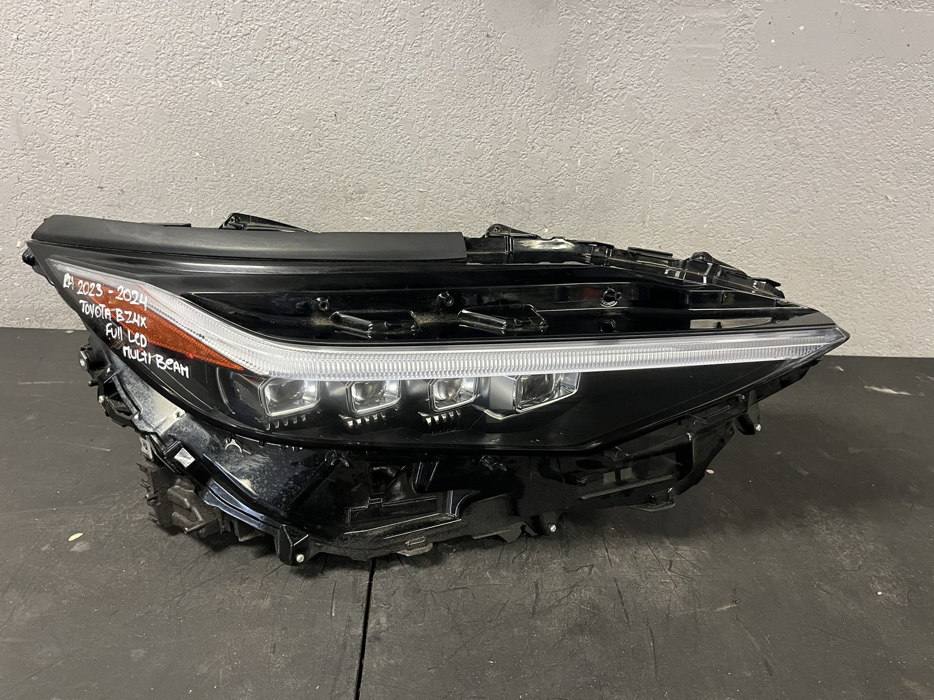 2023-2024 TOYOTS BZ4x RIGHT FULL LED HEADLIGHT MULTI BEAM OEM USED