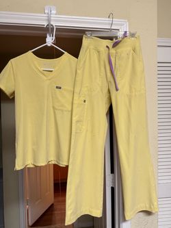 FIGS butter yellow  scrub set