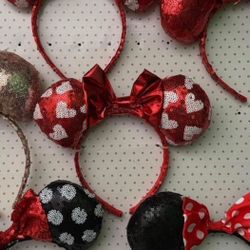 Minnie Mouse ears