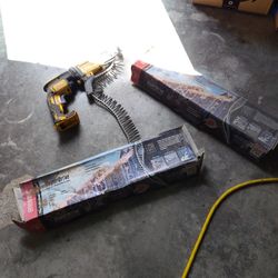 DeWalt 20 Volt Max XR Drywall Screw Gun + 2 Boxes Of Screws 