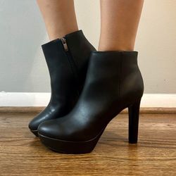 Nine West Women's Takes Ankle Boots Black 4.5 Inch Heel Size Six Women Shoe Lady