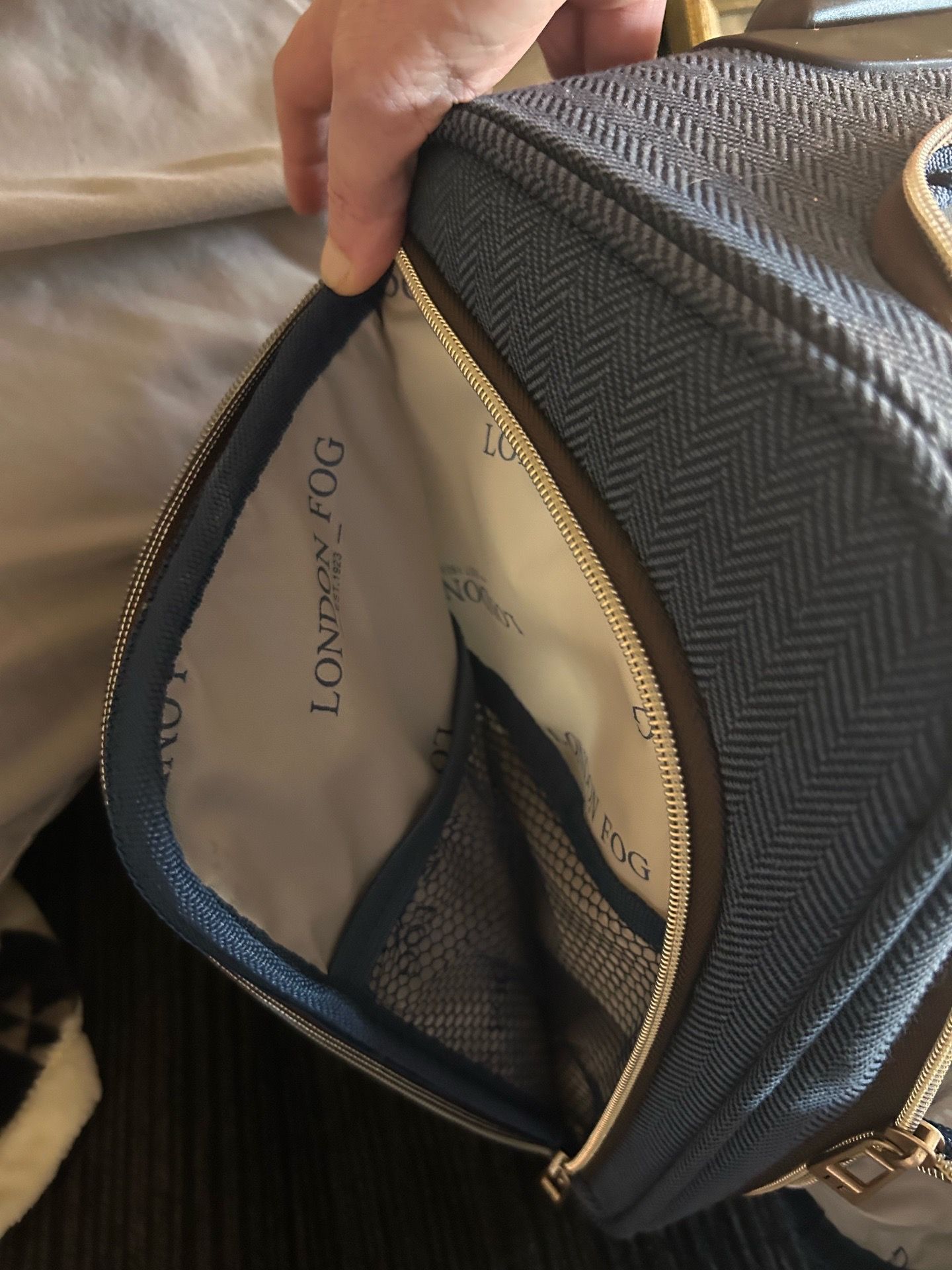 London fog suitcase
