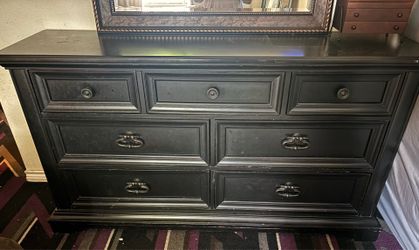 Black Dresser