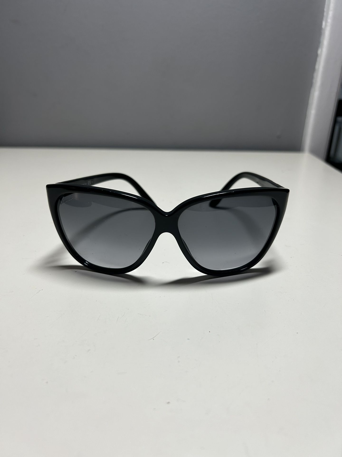 Gucci Sunglasses Women W/Case