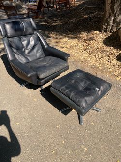 Rare mcm leather lounge chair and ottoman by ESA in Denmark in the 60’s