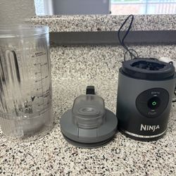 Rechargeable Small Blender 