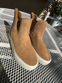 UGGS Mauna Women’s Sneaker Boots.