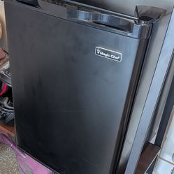 Magic Chef Mini Fridge In Black