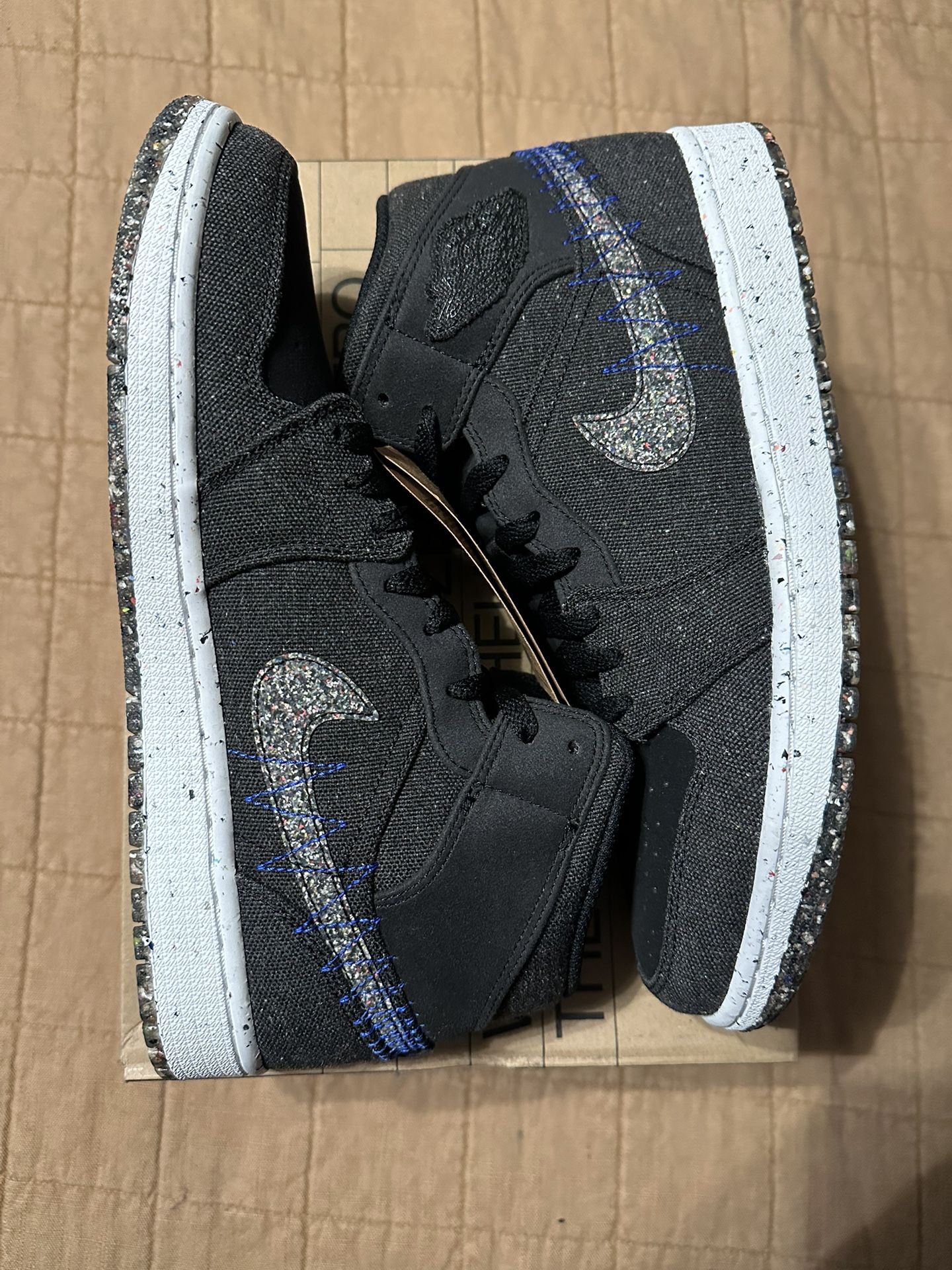 Air Jordan 1 Mid SE 9.5