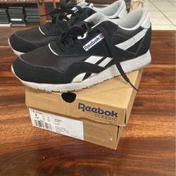 Reebok Woman Size 6 