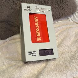 New In Box Stanley Carry All 40oz
