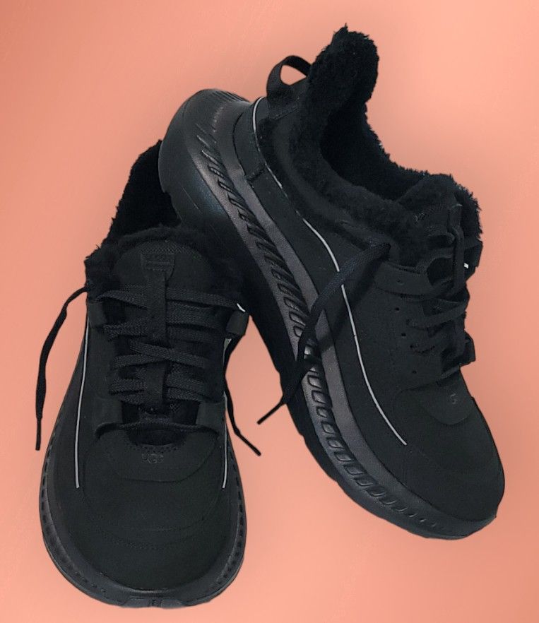 New UGG Plush Trainers Size Mens 10 Womens 12 Black Warm Winter Fleece Sneakers