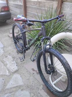 TREK   MARLIN 4
