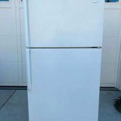 Whirlpool Large Capacity Refrigerator With Great Working Condition 