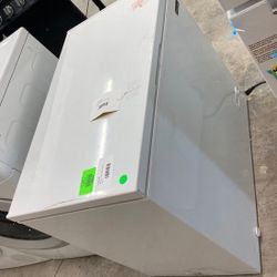 Magic Chef 7.0 Cu. Chest DeepFreezer HMCF7W4 7 SS6R 