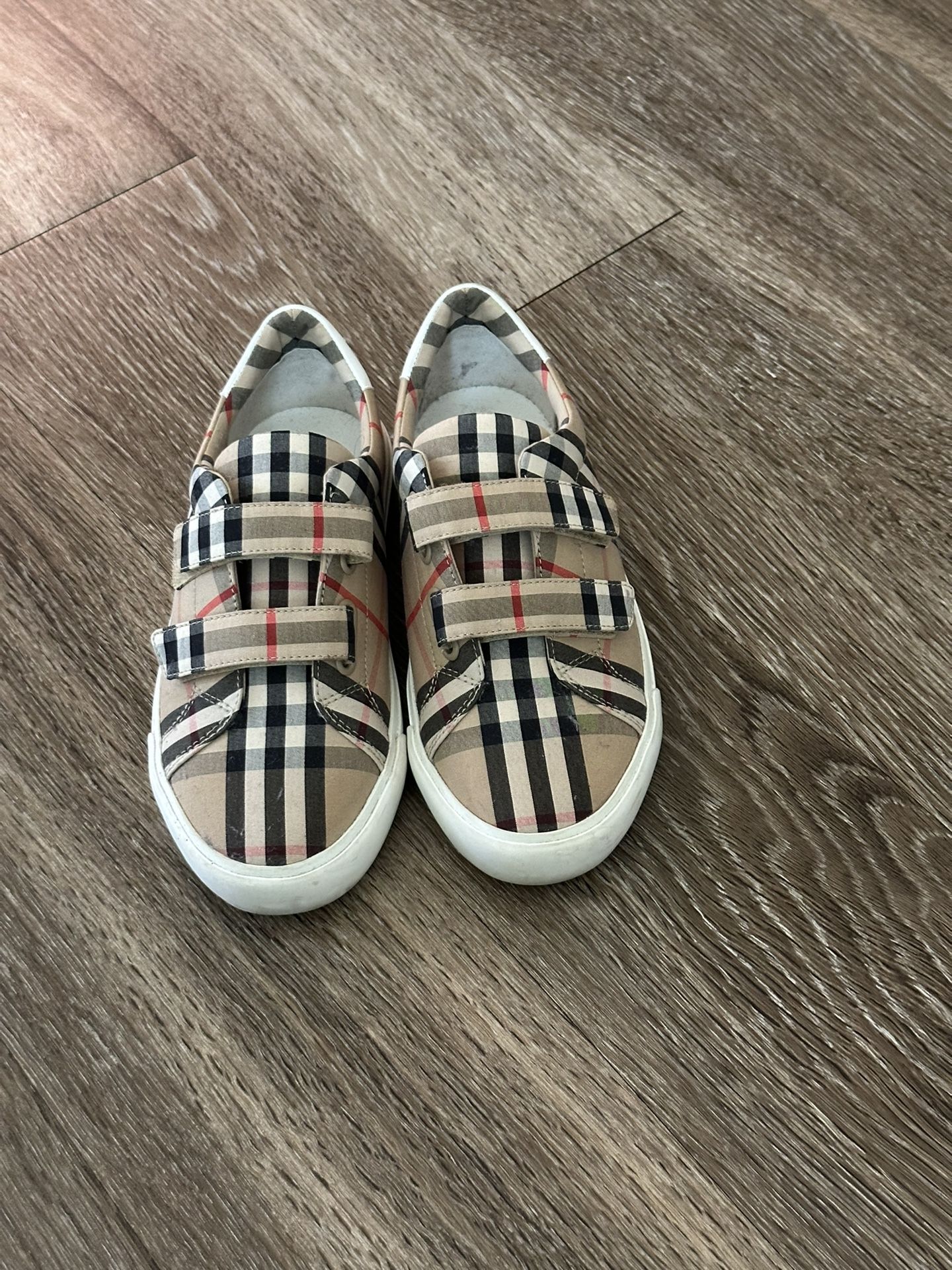 Burberry( Authentic)