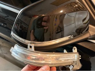 BMW F30 passenger door mirror LED turn signal