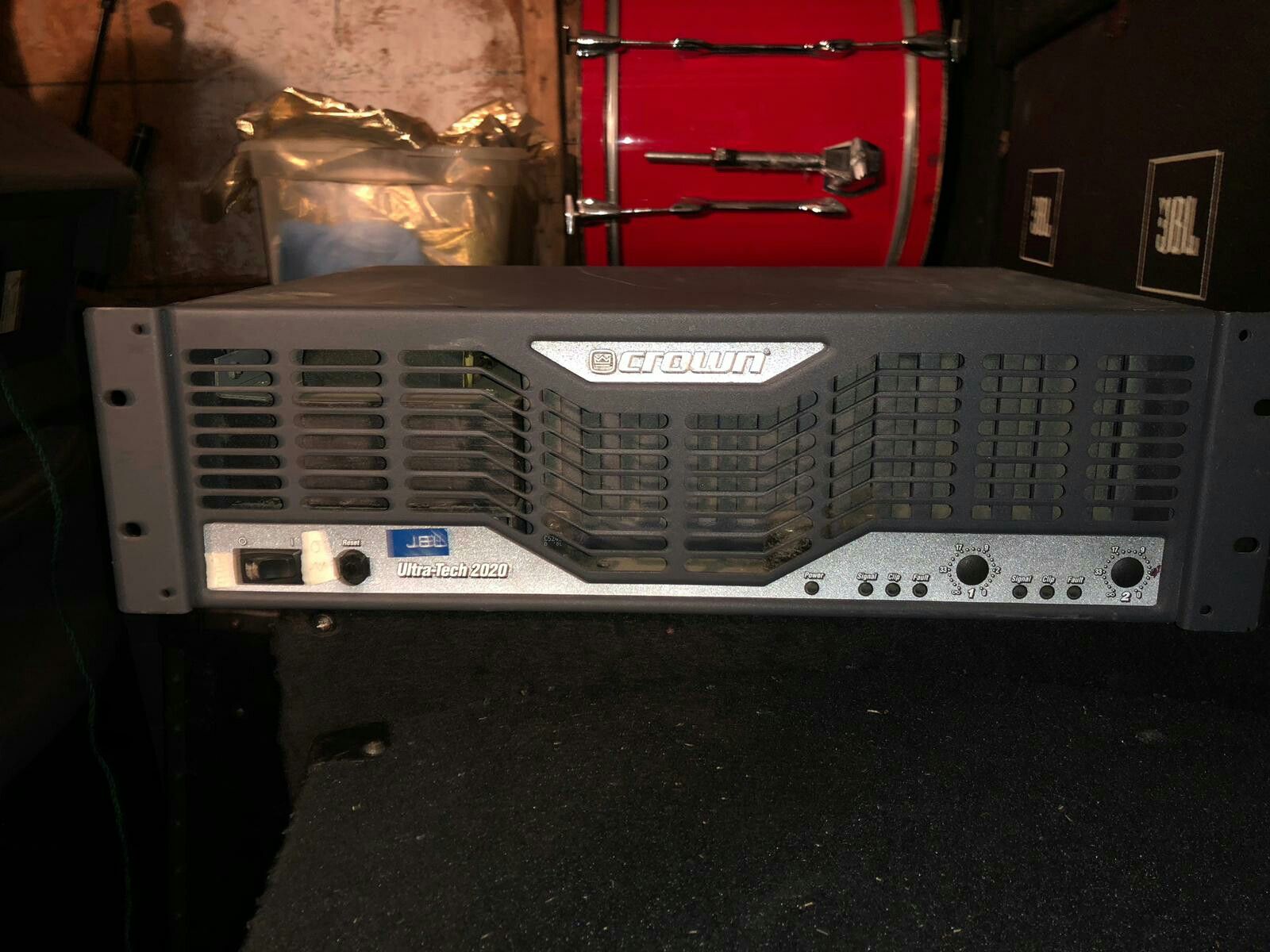 Crown Ultra Tech 2020 power amp