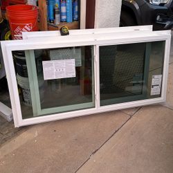 Simonton Vinyl Dual Pane Window