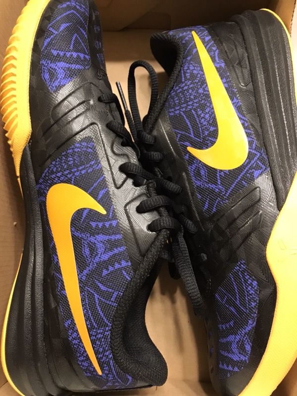 kobe bryant nike tennis shoes