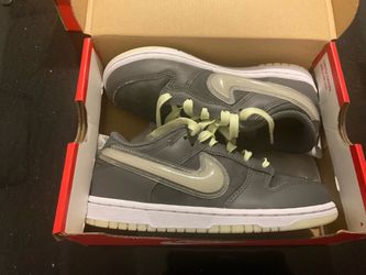 Nike Dunk Low Grey Green Sneakers