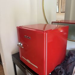Mini Fridge Great Condition 
