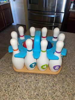 Bowling pin set