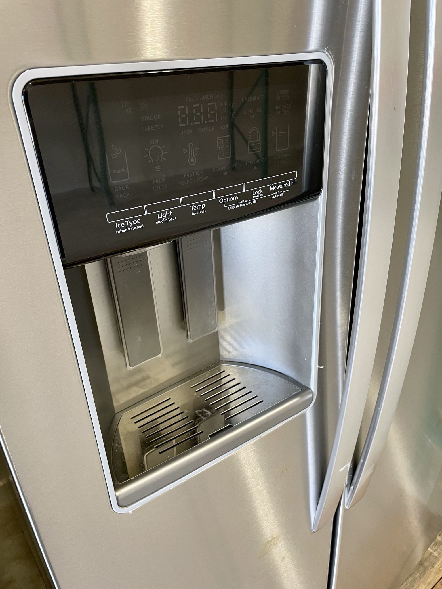 Whirlpool 28 cu. ft. SidebySide Refrigerator with Water Dispenser for