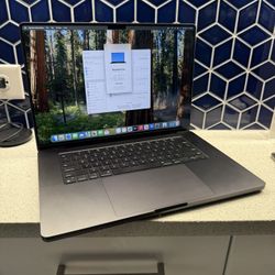2025 Apple MacBook Pro 16” Inch M4 Max 36GB Ram 1TB