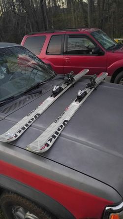 Volk skis