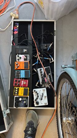 Guitar pedals and case